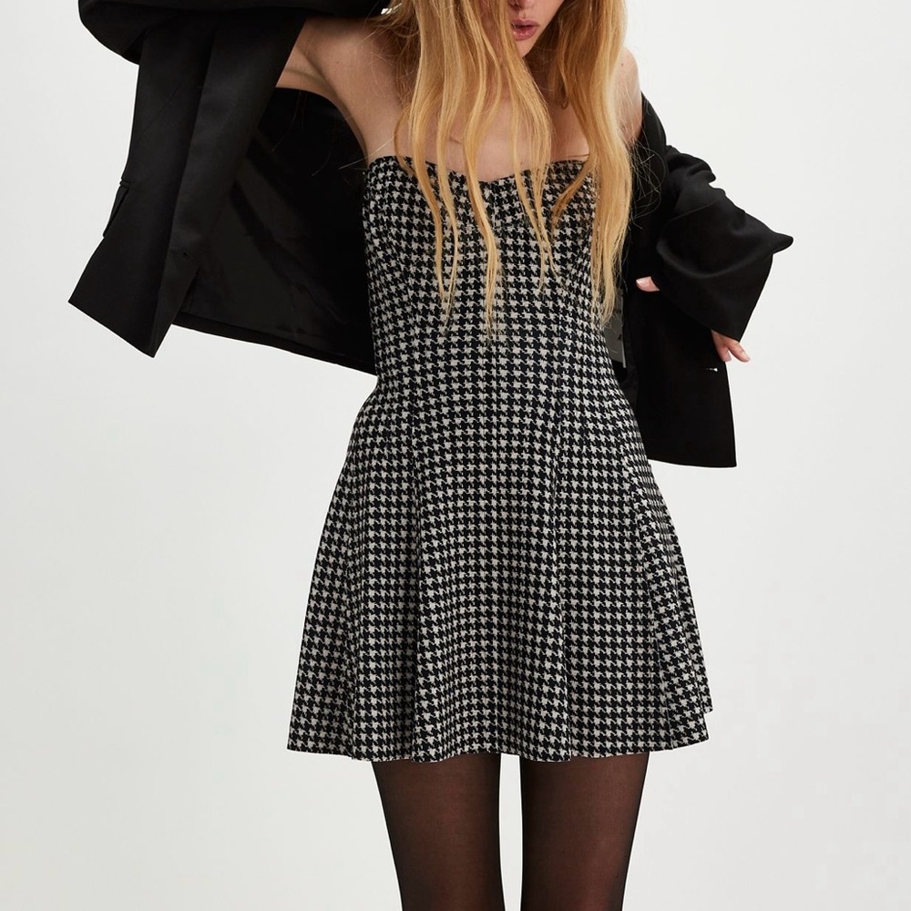 Grace Houndstooth Strapless Mini Dress